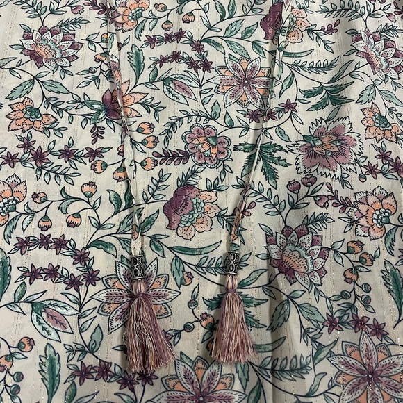 LOVE STITCH brand floral flowy sleeve top, ordered from VICI, size Medium, TTS - Picture 2 of 3